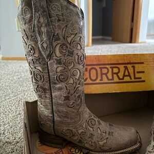 Corral Brown Embroidered Western Boots